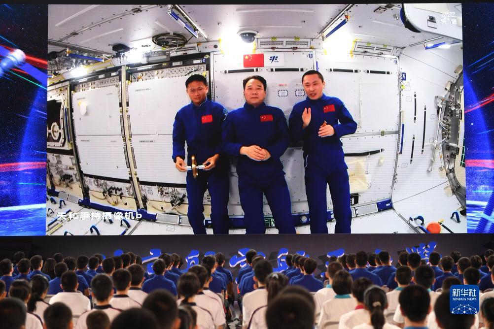 注册送38满100可提现